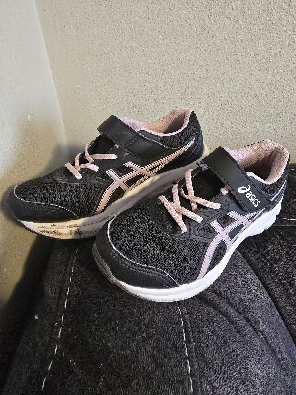 ASICS Kids' Black and Pink Athletic Shoes - Lightweight Comfort - Picture 2 of 4